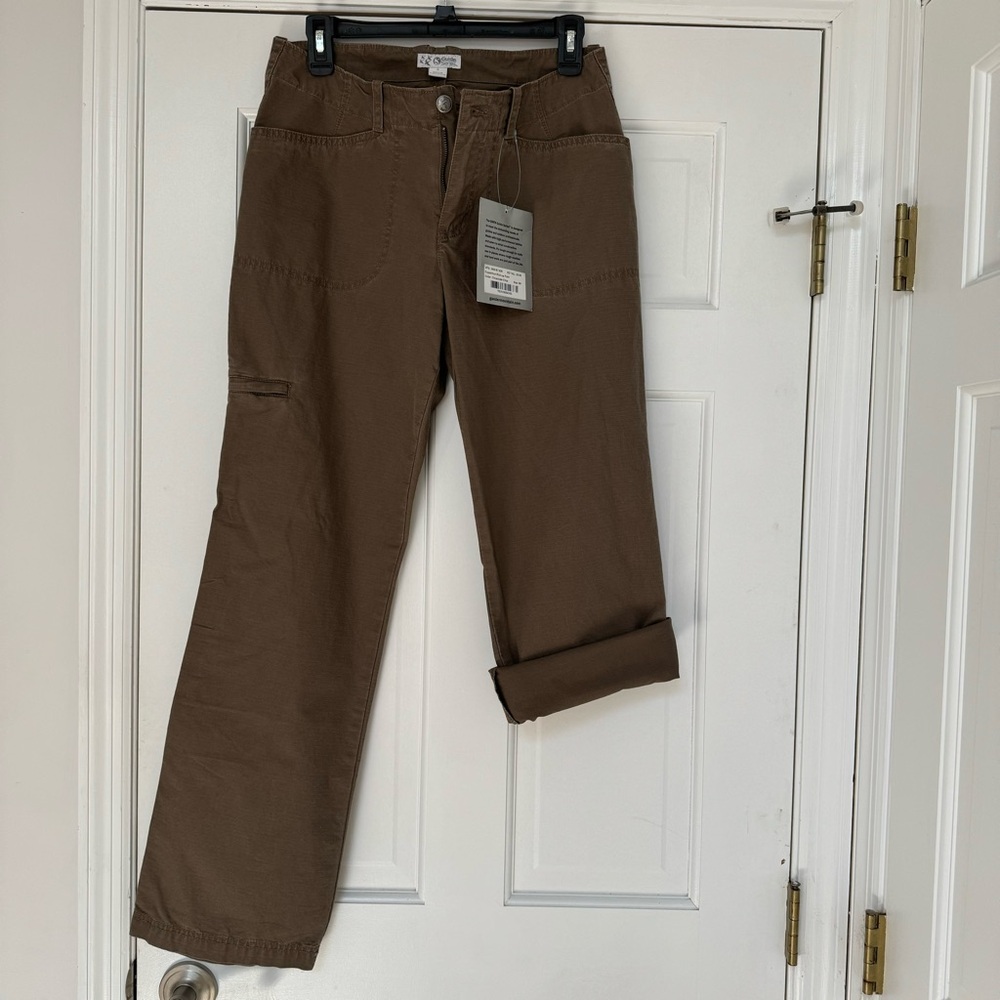 NWT!! Women’s Sz 6 Regular Gander Mountain Brown roll up pants, smoke free home!